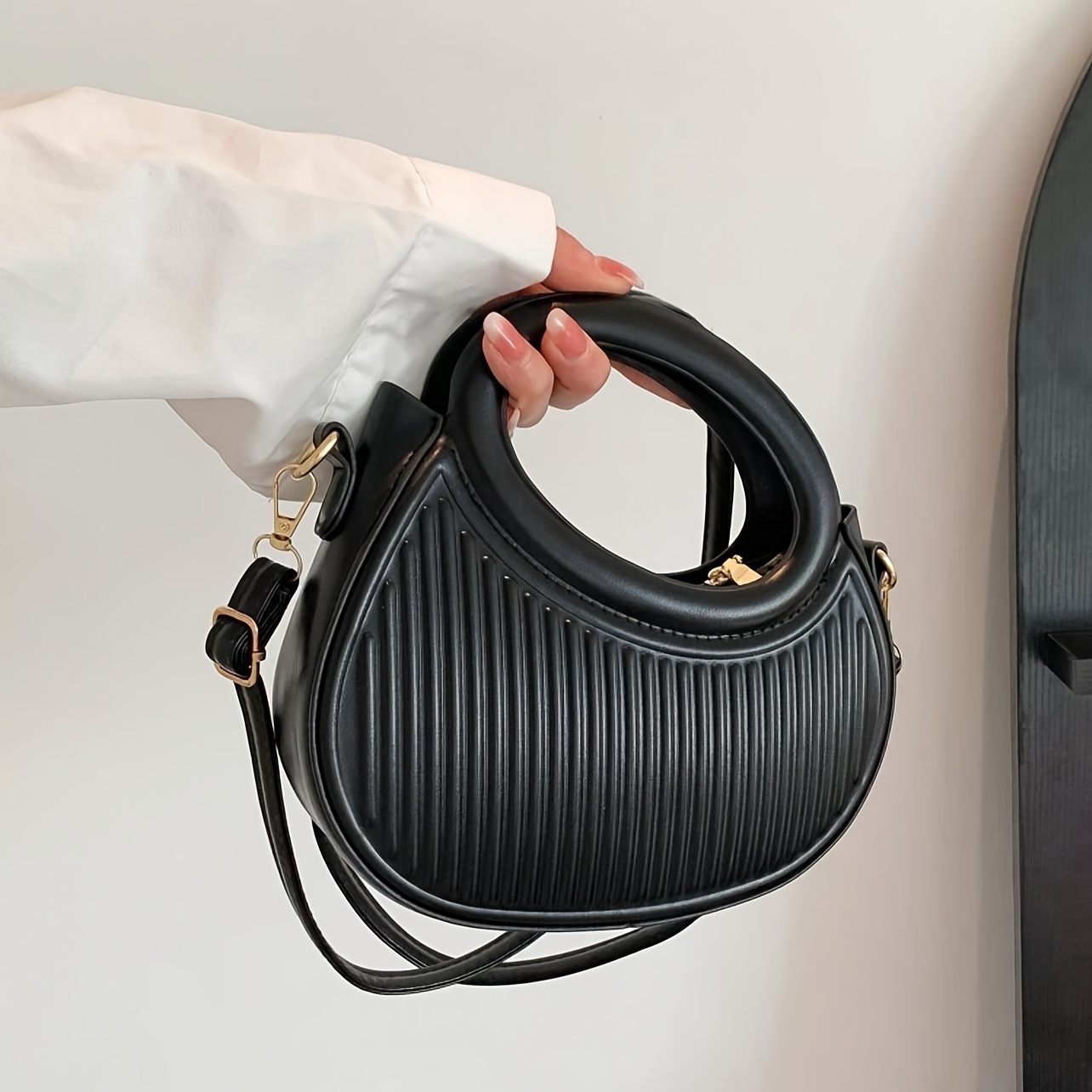 Chic Stripe Design Crossbody B - Interior Design Elegant ulasan dan harga